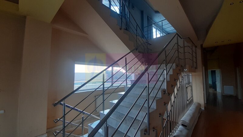 Doua Etaje in Vila in zona Voluntari de Inchiriat