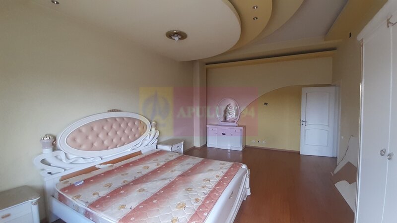 Doua Etaje in Vila in zona Voluntari de Inchiriat