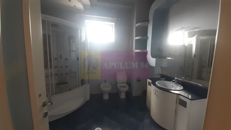 Doua Etaje in Vila in zona Voluntari de Inchiriat